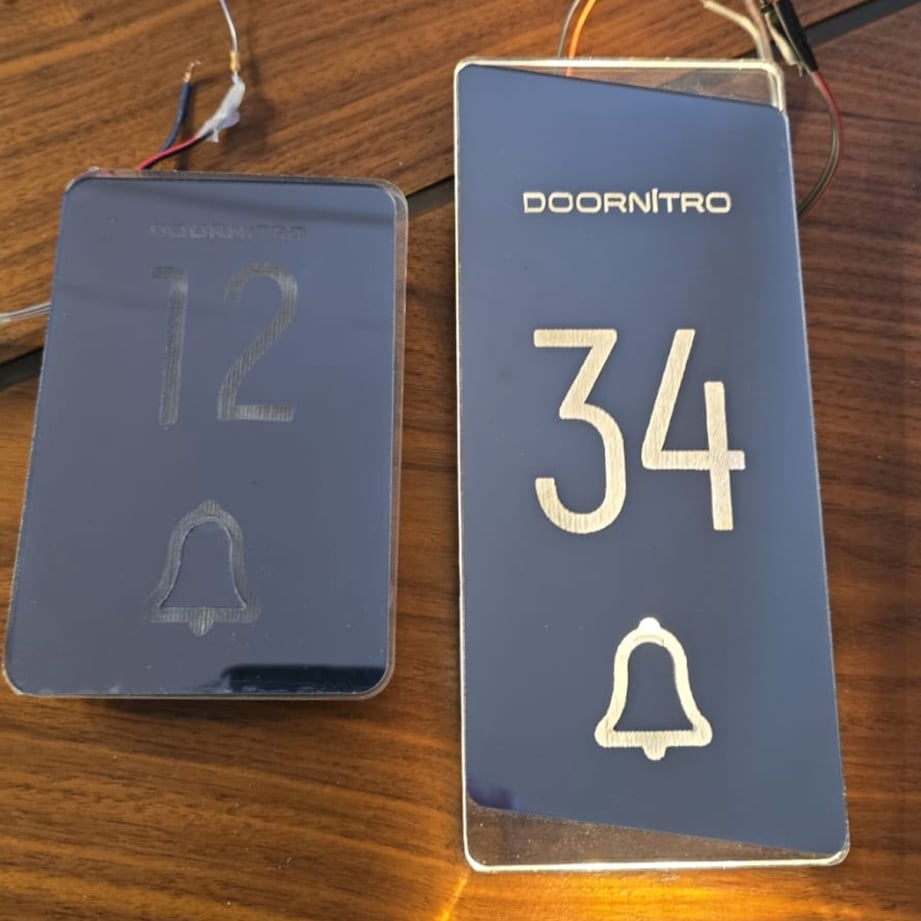 Doornitro Logolu ışıklı kapı numarası